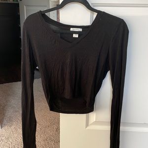 Black slim fit long sleeved crop top